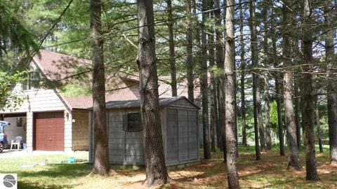 3865 Birch Dr, Lupton, MI 48635 photo 6