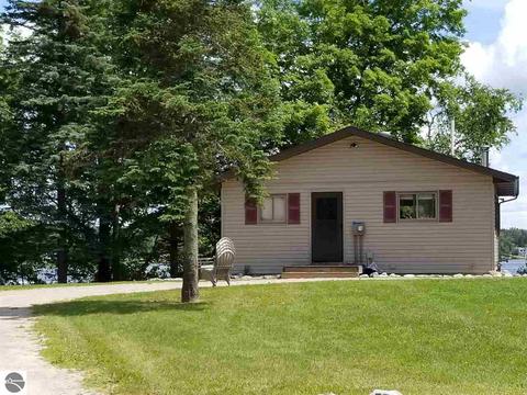 5439 Ridge Rd, Hale, MI 48739 photo 4