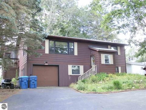 1787 Linksview Way, Gladwin, MI 48624 photo 2