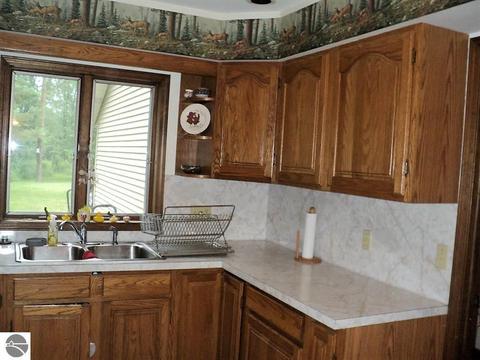 4289 Fox Run, Remus, MI 49340 photo 9