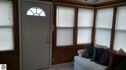 309 S Frst, Standish, MI 48658 photo 3