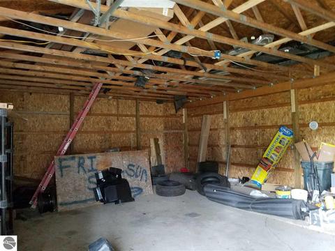 22700 Gratiot Rd, Merrill, MI 48637 photo 4
