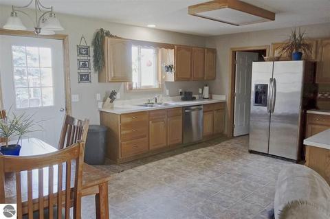 4957 E Pleasant Valley Rd, Shepherd, MI 48883 photo 2