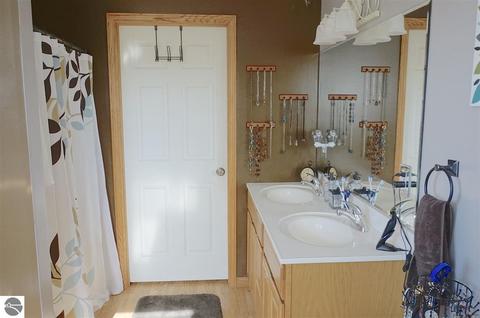 4957 E Pleasant Valley Rd, Shepherd, MI 48883 photo 17