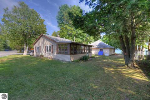8145 S Rustic Dr, Cedar, MI 49621 photo 10