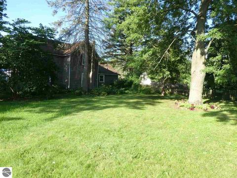 217 N Barnes St, Ithaca, MI 48847 photo 4
