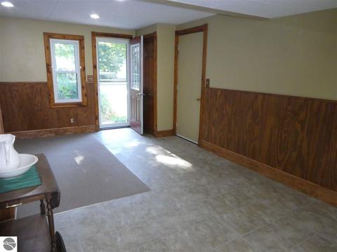 217 N Barnes St, Ithaca, MI 48847 photo 16
