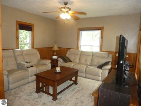 217 N Barnes St, Ithaca, MI 48847 photo 7