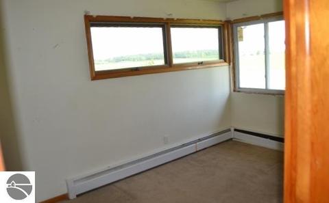 8806 W Pierce Rd, Sumner, MI 48889 photo 8