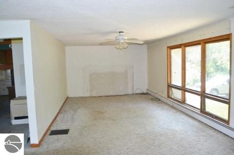 8806 W Pierce Rd, Sumner, MI 48889 photo 4