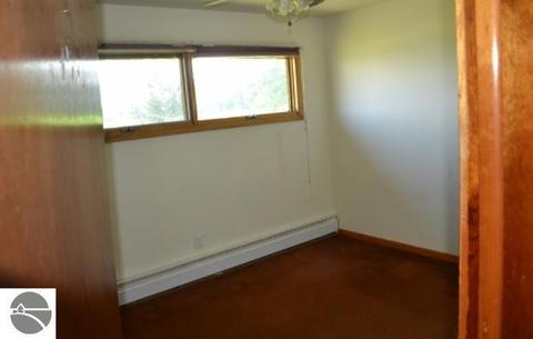 8806 W Pierce Rd, Sumner, MI 48889 photo 7