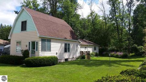 320 N Grv, Standish, MI 48658 photo 3