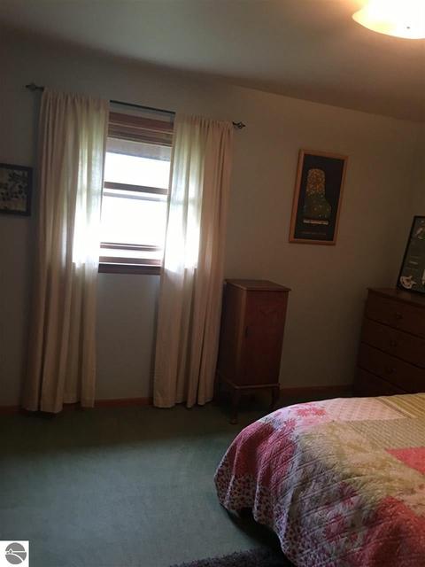 780 Renfrew Rd, Alma, MI 48801 photo 10