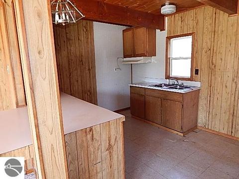 5227 Apache Trl, Harrison, MI 48625 photo 4