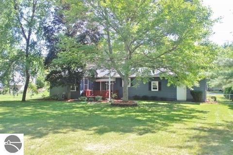 8840 S Circle Dr E, Farwell, MI 48622 photo 46