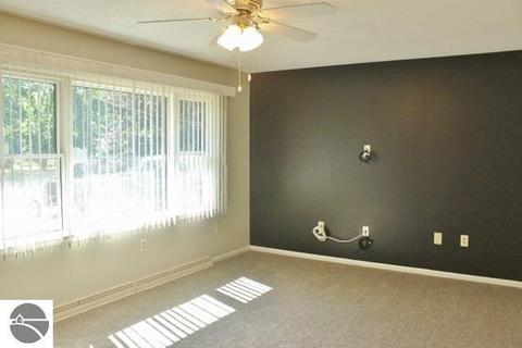 8840 S Circle Dr E, Farwell, MI 48622 photo 3