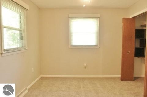 8840 S Circle Dr E, Farwell, MI 48622 photo 17