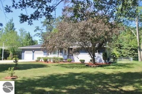8840 S Circle Dr E, Farwell, MI 48622 photo 51