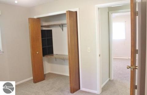 8840 S Circle Dr E, Farwell, MI 48622 photo 16