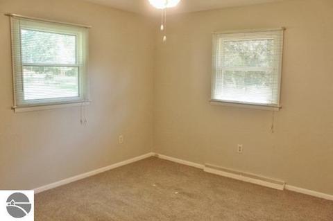 8840 S Circle Dr E, Farwell, MI 48622 photo 19