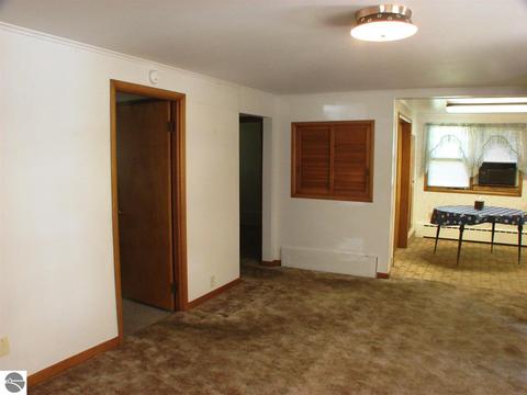 430 N Saint Johns St, Ithaca, MI 48847 photo 11