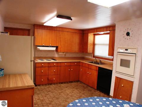 430 N Saint Johns St, Ithaca, MI 48847 photo 6