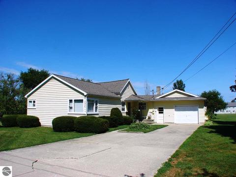 430 N Saint Johns St, Ithaca, MI 48847 photo 1