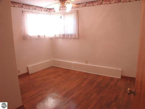 430 N Saint Johns St, Ithaca, MI 48847 photo 15