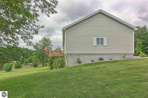 18720 Lance Ln, Interlochen, MI 49643 photo 6