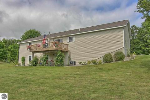 18720 Lance Ln, Interlochen, MI 49643 photo 7