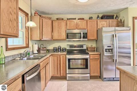 18720 Lance Ln, Interlochen, MI 49643 photo 12