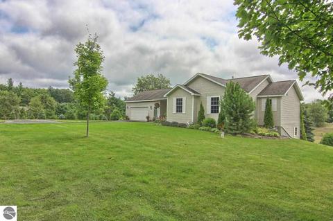 18720 Lance Ln, Interlochen, MI 49643 photo 1