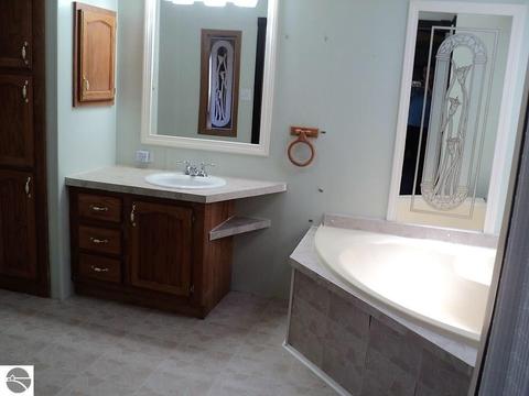 10161 E River Rd, Mount Pleasant, MI 48858 photo 11