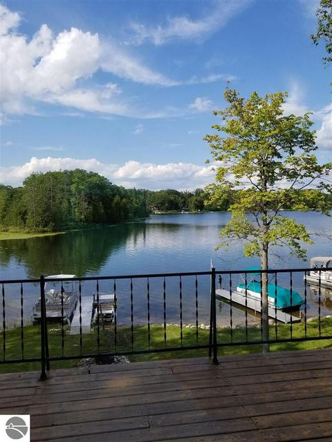 8236 Avalon Dr, Hale, MI 48739 photo 2