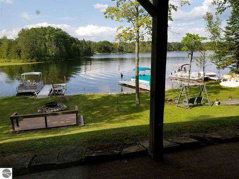 8236 Avalon Dr, Hale, MI 48739 photo 10