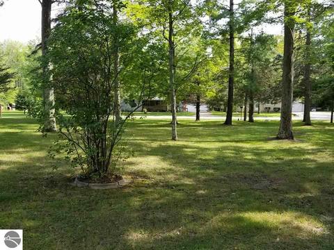 8236 Avalon Dr, Hale, MI 48739 photo 6