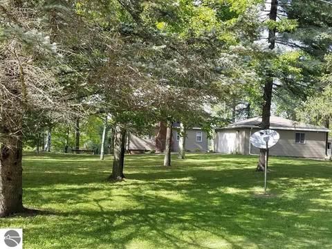 8236 Avalon Dr, Hale, MI 48739 photo 17