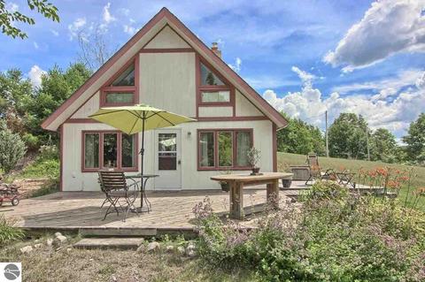 7131 E Hoxie Rd, Cedar, MI 49621 photo 2