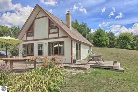 7131 E Hoxie Rd, Cedar, MI 49621 photo 1