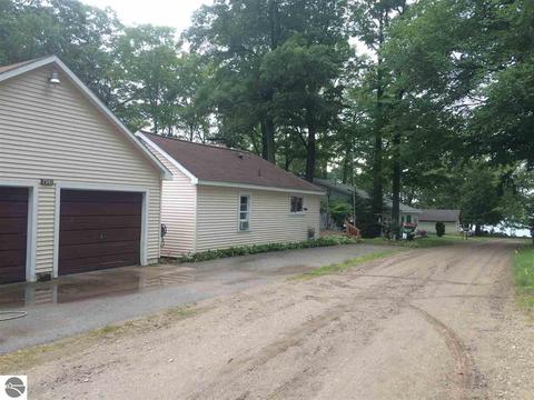 7581 Maple St, Grawn, MI 49637 photo 15