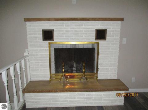 415 S Third St, Edmore, MI 48829 photo 16