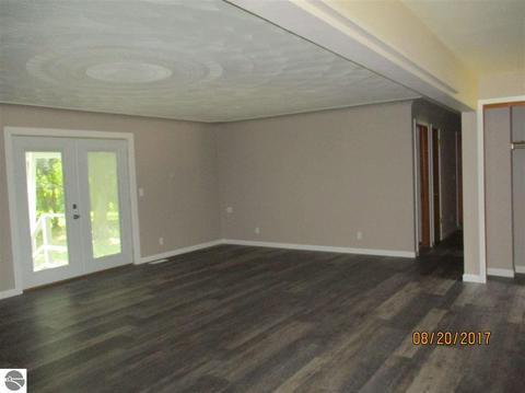 415 S Third St, Edmore, MI 48829 photo 18