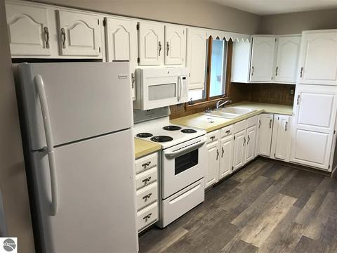 415 S Third St, Edmore, MI 48829 photo 13
