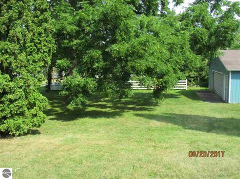 415 S Third St, Edmore, MI 48829 photo 10