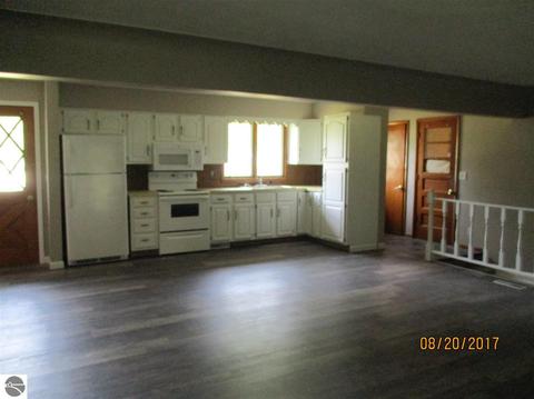 415 S Third St, Edmore, MI 48829 photo 14
