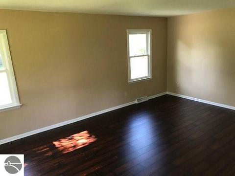 804 E Arcada St, Ithaca, MI 48847 photo 3