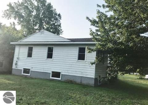 804 E Arcada St, Ithaca, MI 48847 photo 2