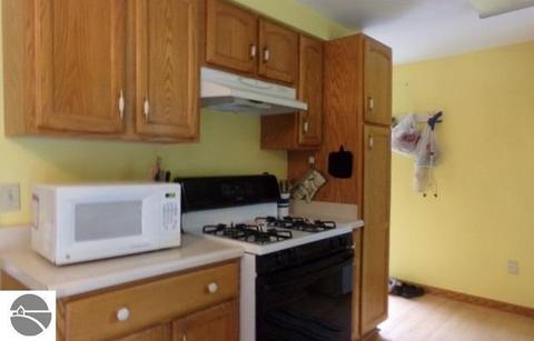 1245 Kenwood Ave, Belding, MI 48809 photo 7
