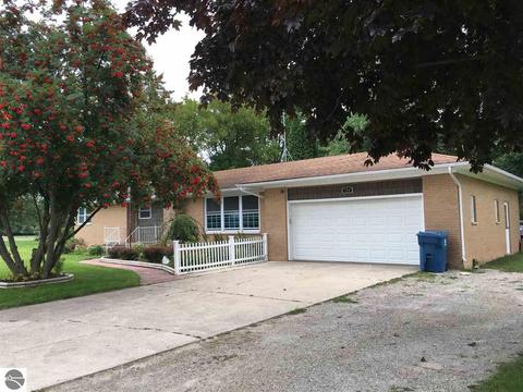 724 E Cedar St, Standish, MI 48658 photo 4