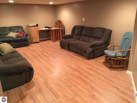 724 E Cedar St, Standish, MI 48658 photo 11
